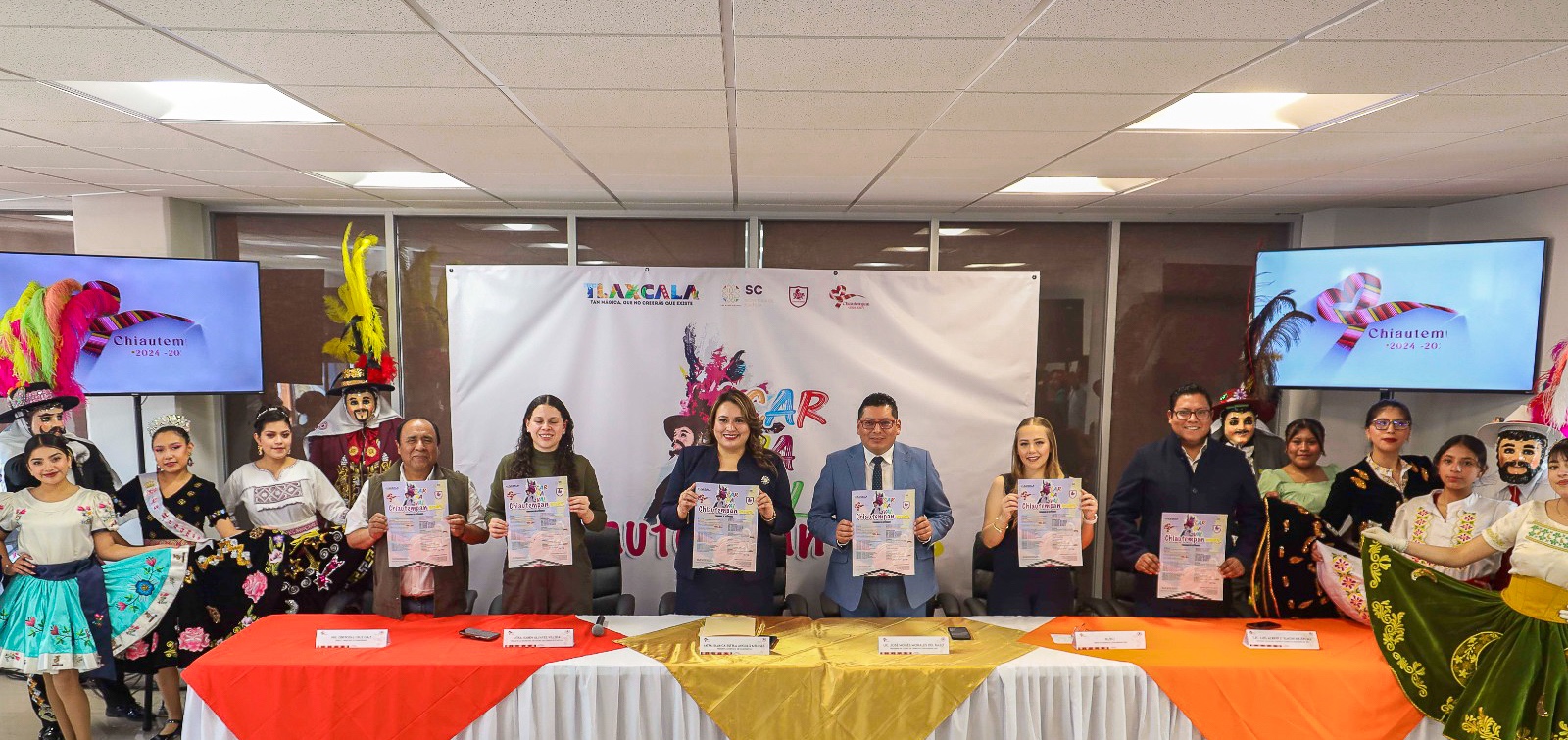 Blanca Angulo y Comité de Carnaval Chiautempan 2025 presentan programa de actividades